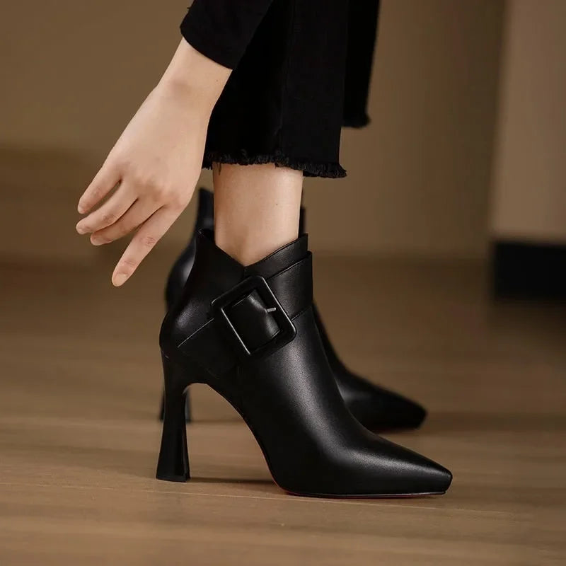 Buty pięty Ashley Buckle