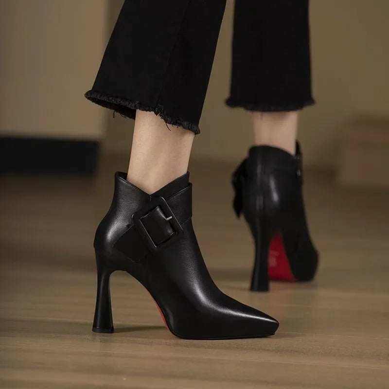 Buty pięty Ashley Buckle